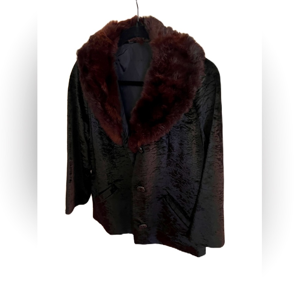 Short Hair Fur Coat with Fur Collar